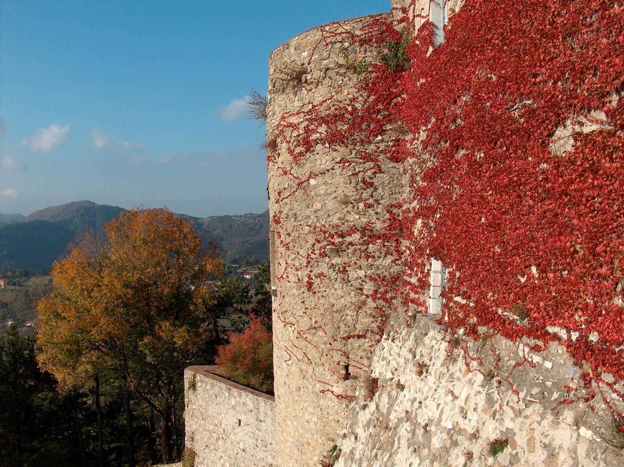 ホテル Castello Malaspina Di フォズディノーヴォ エクステリア 写真