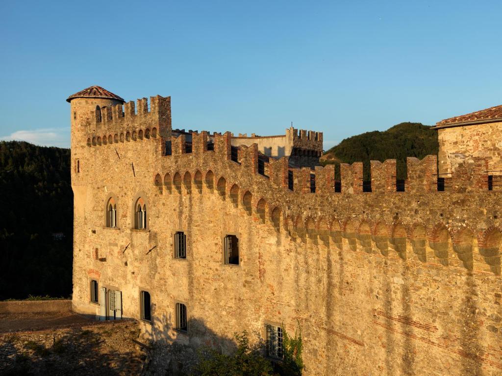 ホテル Castello Malaspina Di フォズディノーヴォ エクステリア 写真